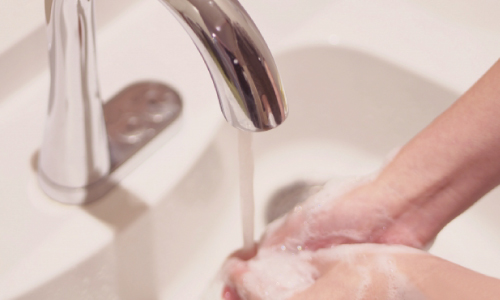 【ハンドケアコラム】 手が乾燥する人、しない人。いつもの手洗いに違いが！？（2019/10/23更新）